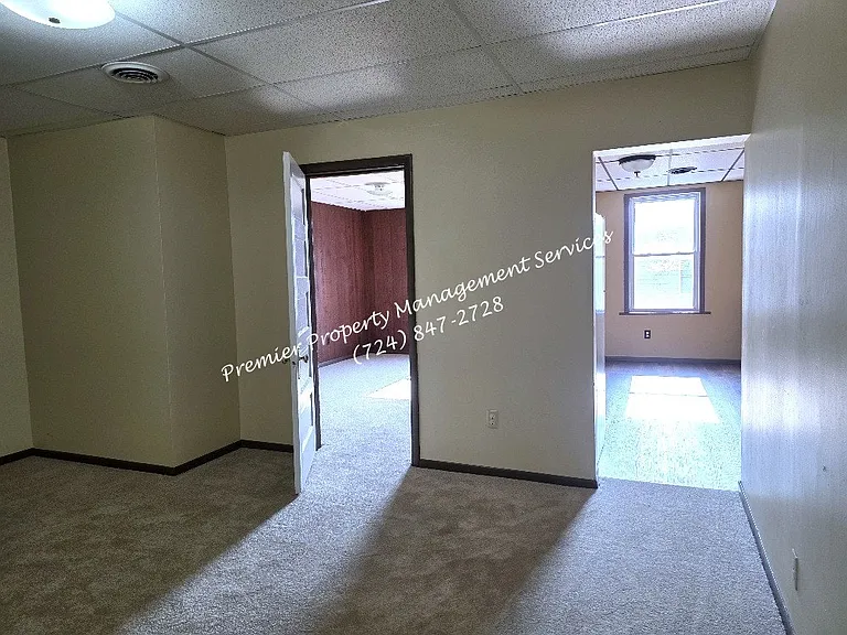 220 5th St — Photo 2