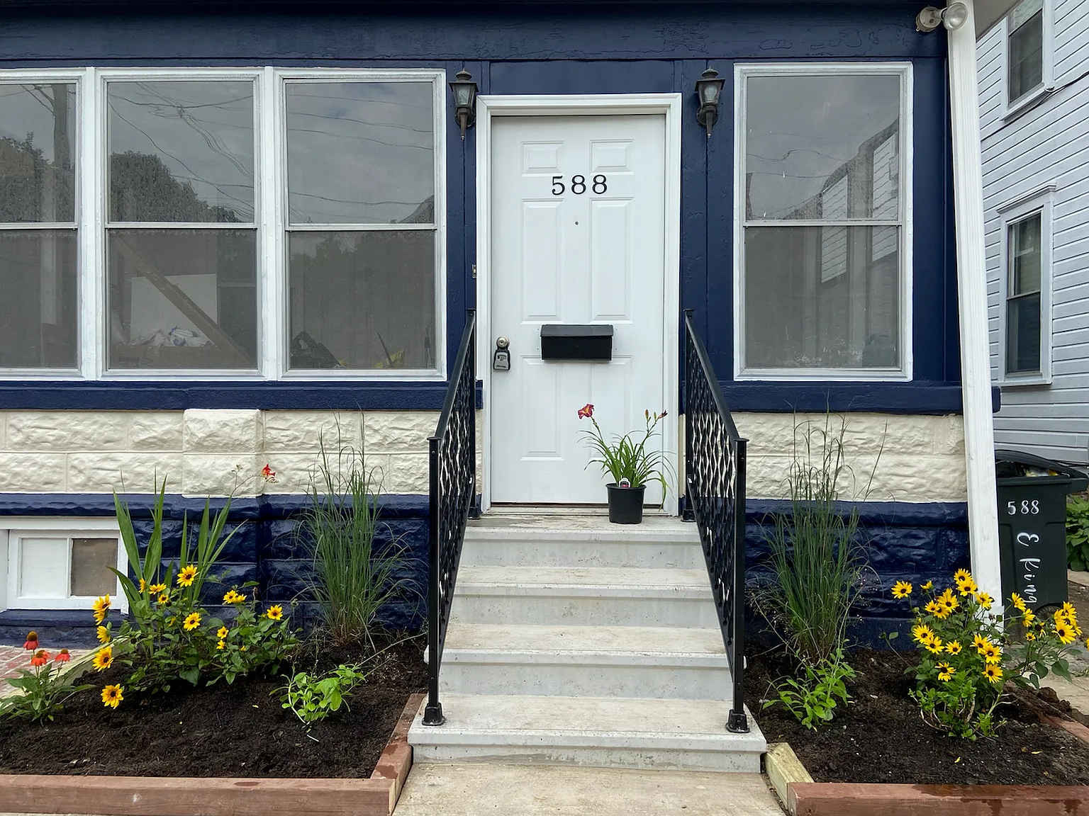 3 bed, 1.5 bath, 1504 sqft, $1,600 — Photo 3