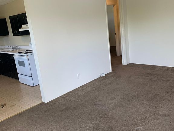 Spacious living room