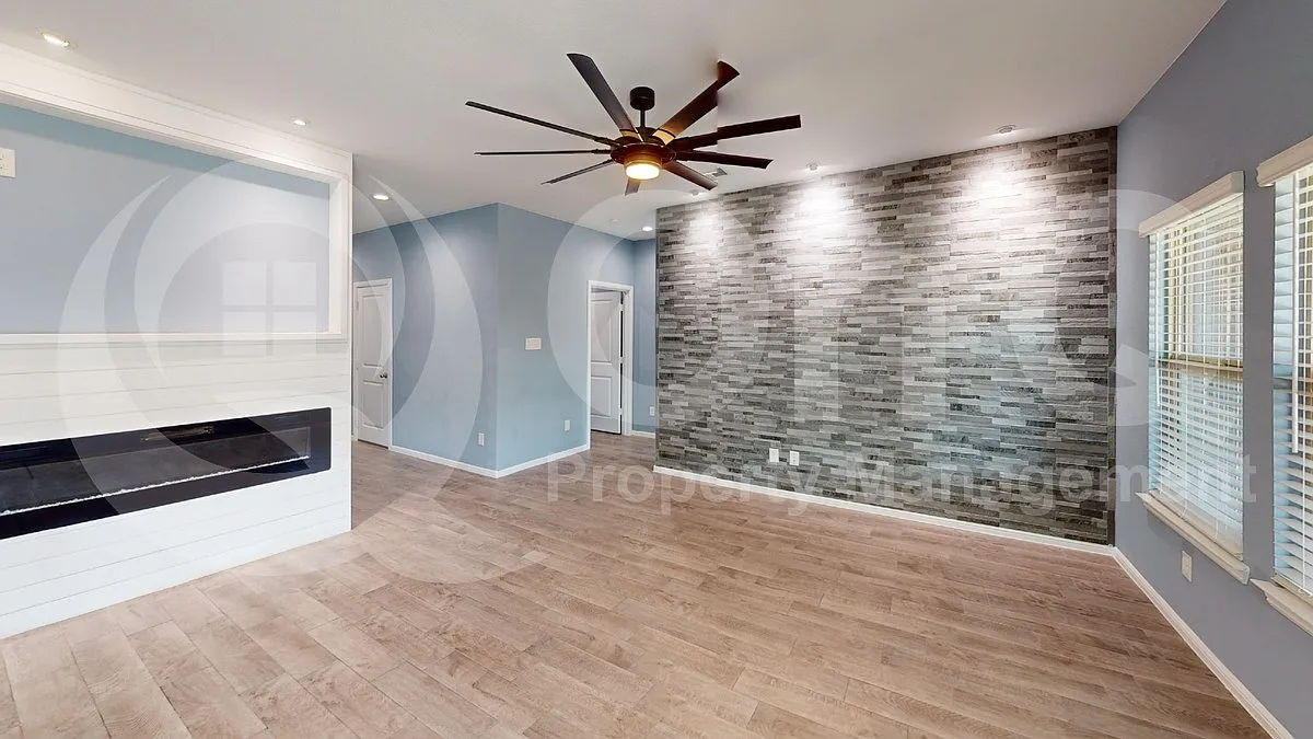 3 bed, 2.0 bath, 1448 sqft, $2,000 — Photo 4