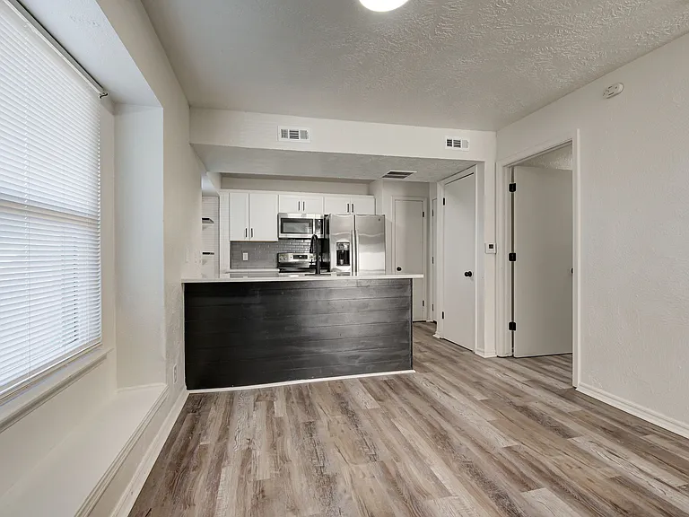 727 Vicksburg Ave — Photo 19