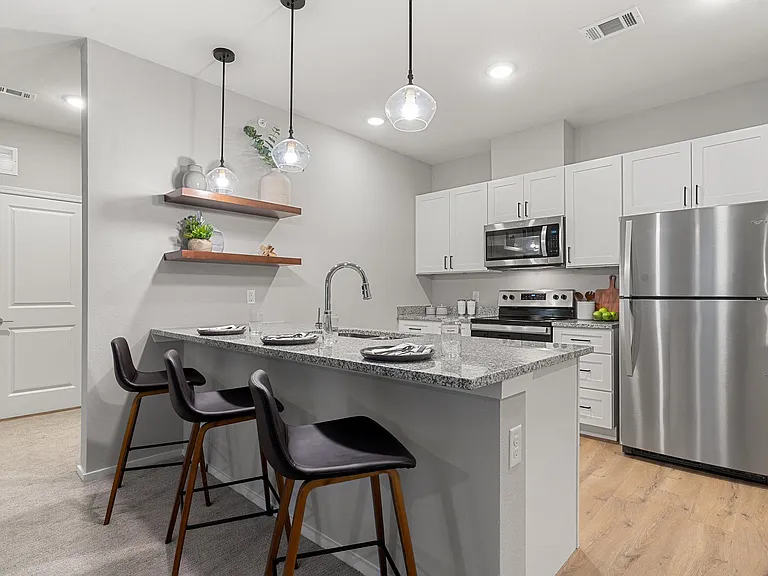Pearson - 1 Bed / 1 Bath - 909-945 Sq.Ft.