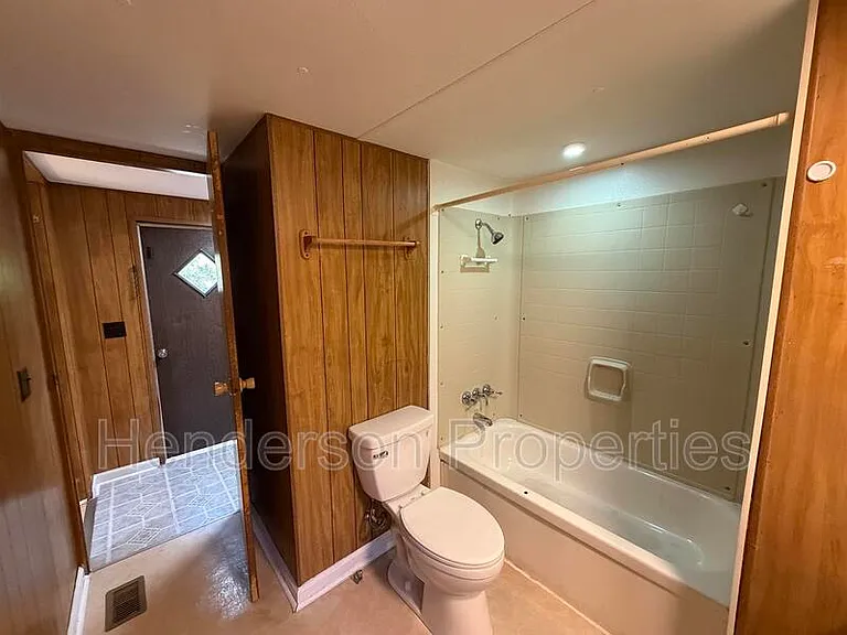 733 Indian Hill Rd — Photo 16