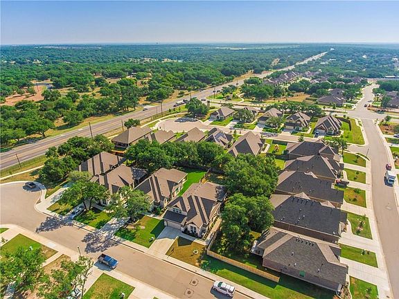4th image of 604 Scenic Bluff Dr