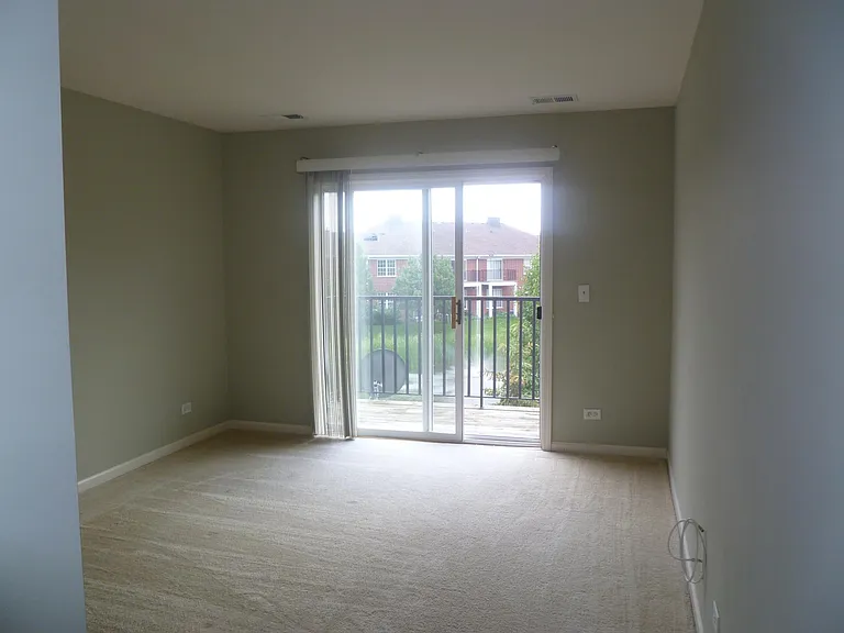 941 Bromley Pl — Photo 9