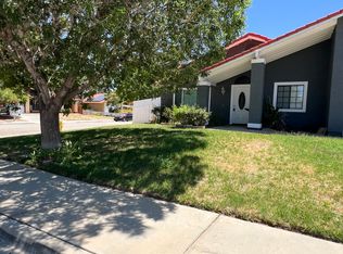 37144 Kendrick Cir, Palmdale, CA 93550