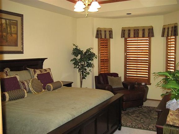 Large Master w/Sitting Area