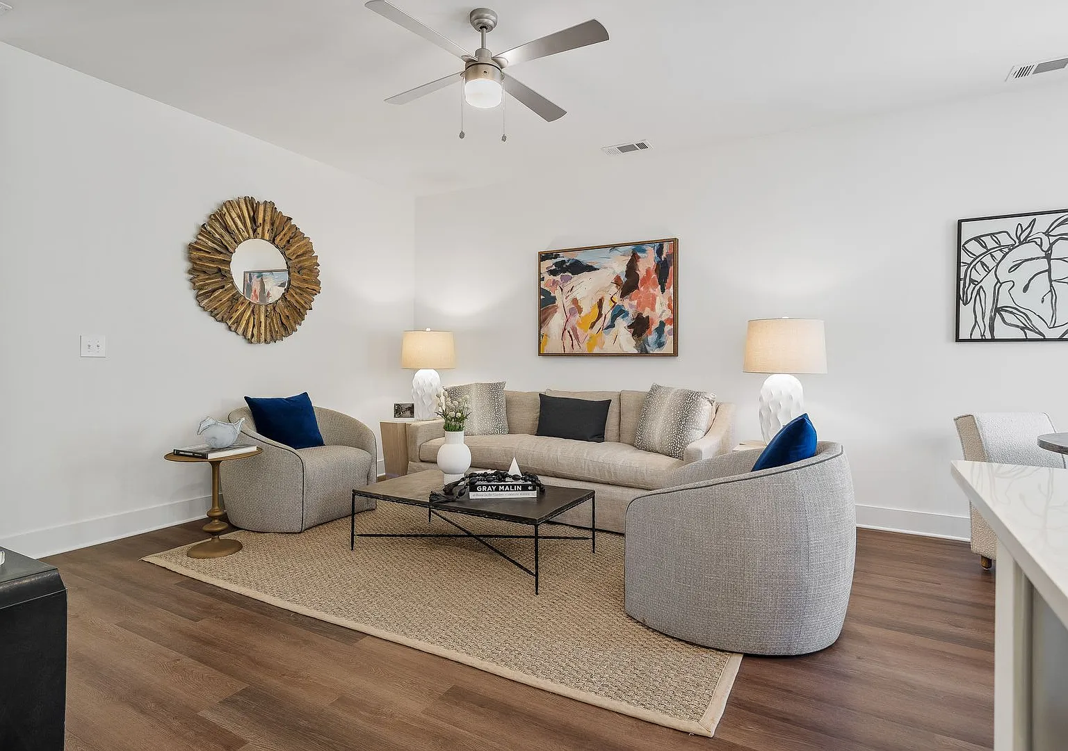 Stylish Home with Luxury Finishes and Attached Garage! — Photo 3