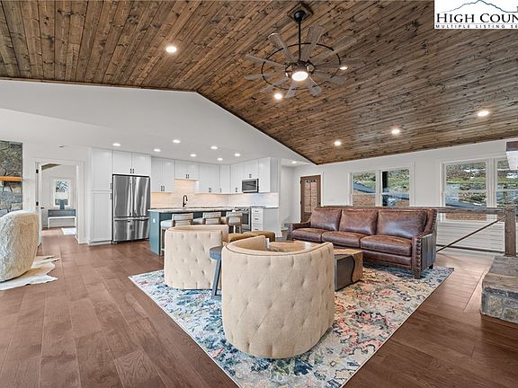 4th image of 764 Golden Ridge Road
