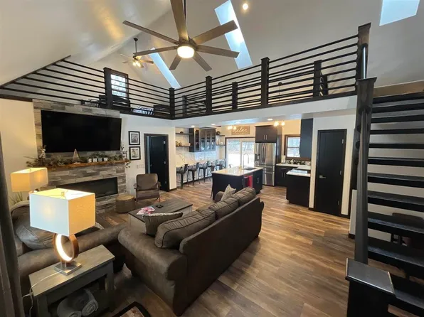 E9420 Wildflower Dr, Reedsburg, WI 53959