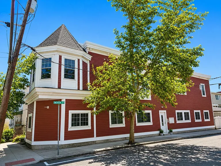 86 E 21st St #4 — Photo 9