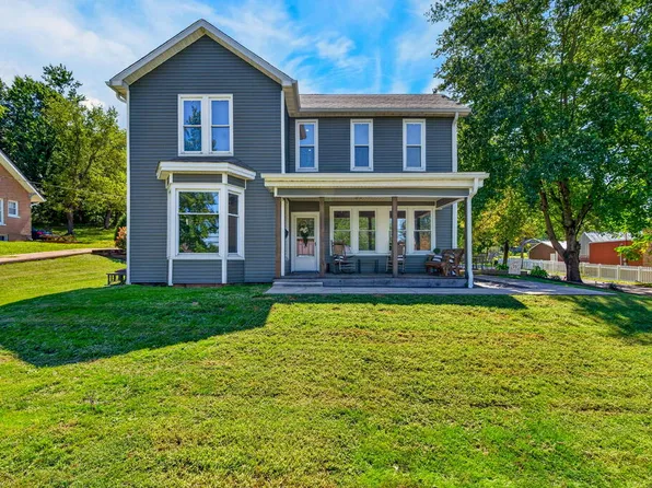 502 E Main St, Oak Hill, OH 45656