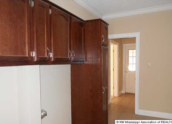 4th image of 258 Landen Cir