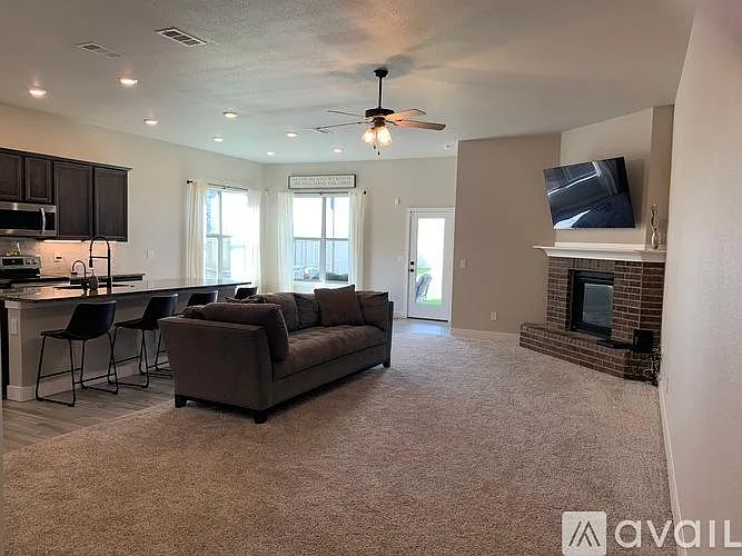 2509 Husk St — Photo 2