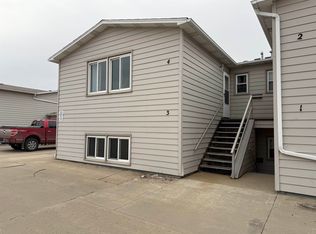 606 19th Ave SE APT 3, Minot, ND 58701