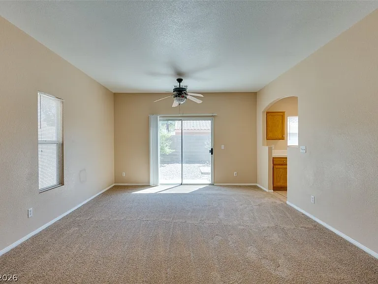 1401 Sycamore Spring Ct — Photo 4