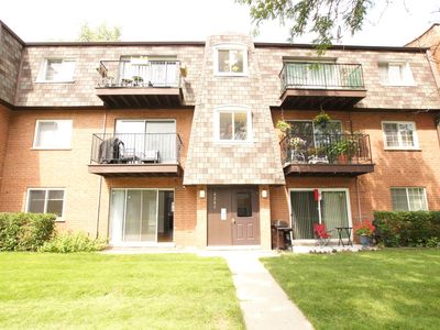 9382 Bay Colony Dr APT 1S, Des Plaines, IL, 60016