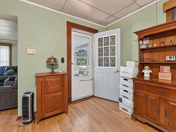 3rd image of 406 N Main St