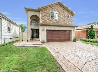 5865 Kinmore St, Dearborn Heights, MI 48127