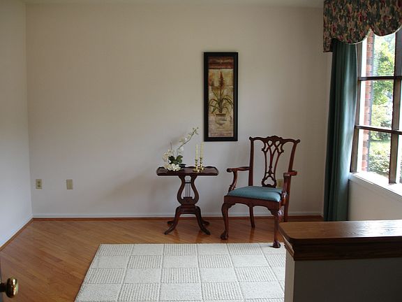 2nd image of 1082 Buckeye Ct