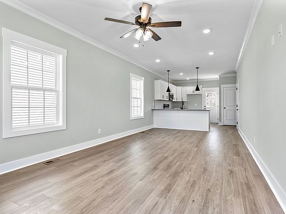 3rd image of 8 Charleston Cv Lot 8