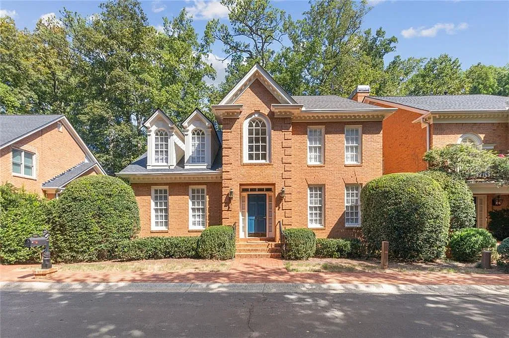 4 bed, 5.0 bath, 4035 sqft, $5,995 — Photo 1