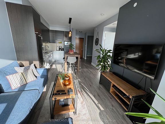 4th image of 36 Park Lawn Rd #2401