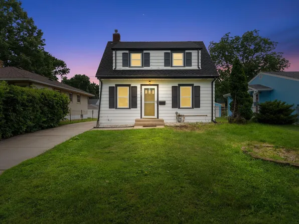 1566 Grotto St N, Saint Paul, MN 55117