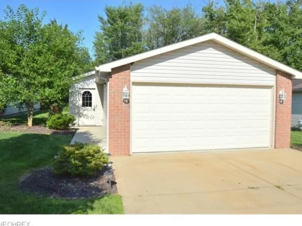 408 Orchard Hill Dr, Leetonia, OH 44431