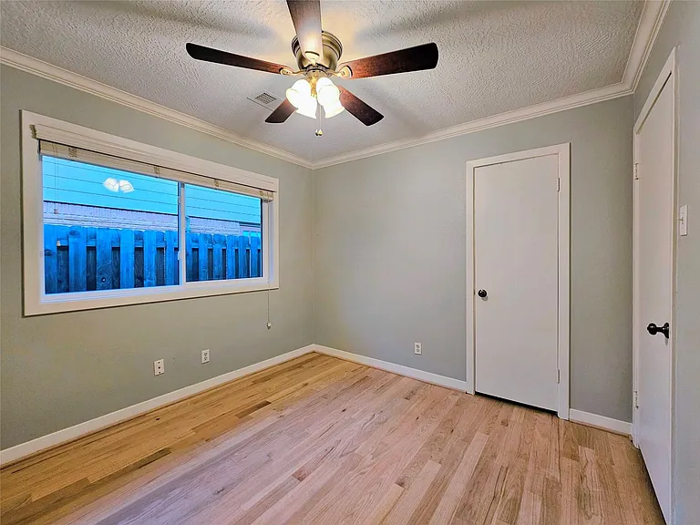 2527 Willowby Dr — Photo 10