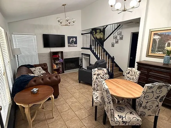 1456 Meadowood Village Dr, Fort Worth, TX 76120