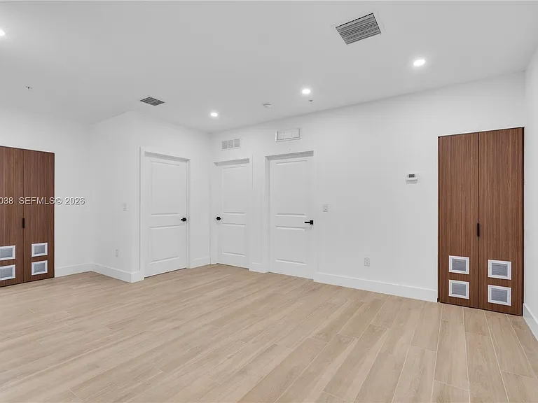 1037 NW 2nd St #3A — Photo 5