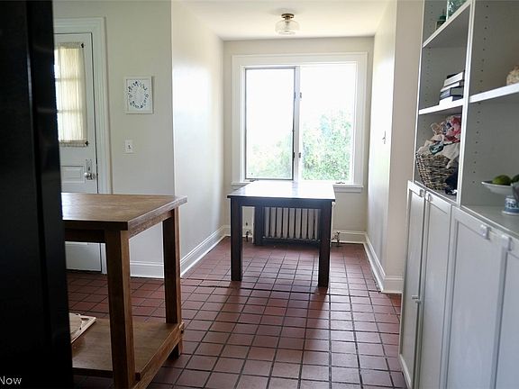 3rd image of 208 Braybarton Blvd
