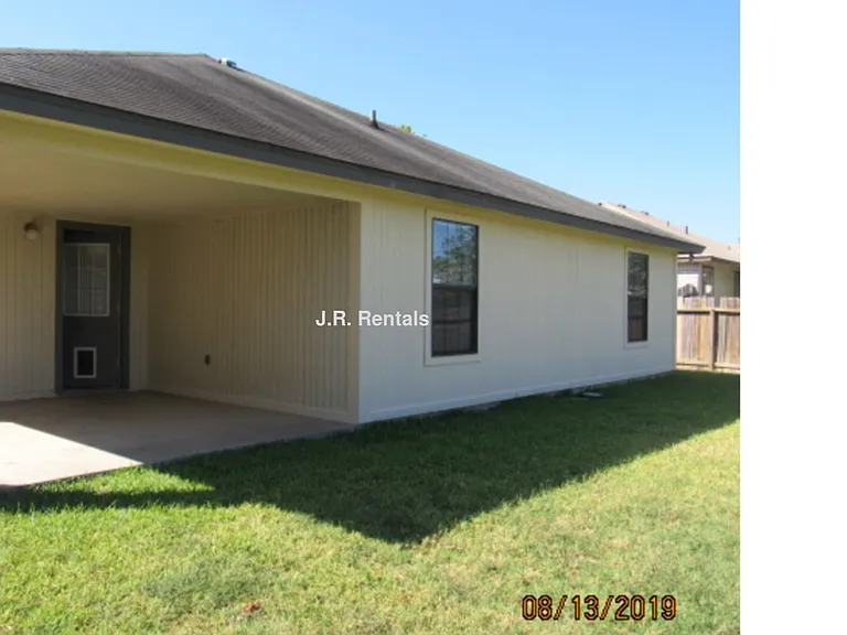 1506 Creek St — Photo 87