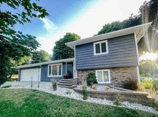 502 Hartford Ave SE, Orange City, IA 51041