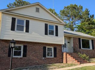 5240 Chesapeake Rd, Fayetteville, NC 28311