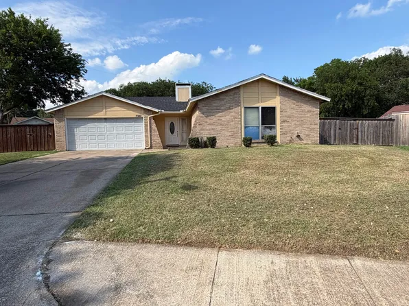 3902 Hardwood Ct, Grand Prairie, TX 75052