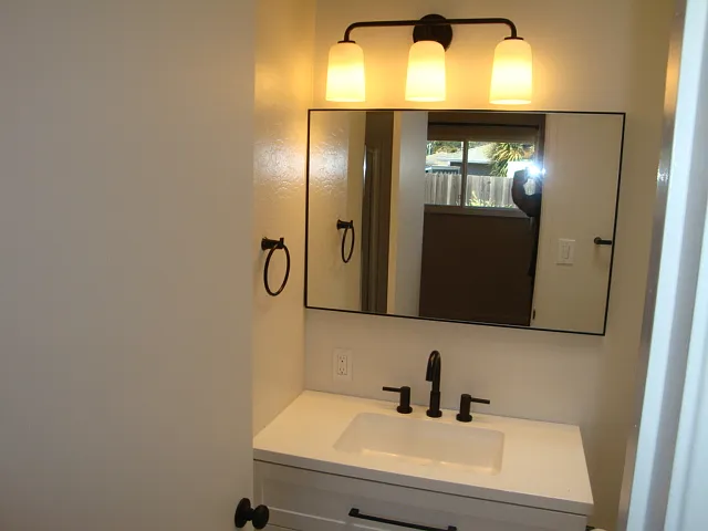 851 Standish Rd — Photo 14