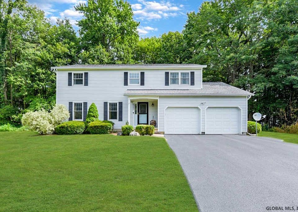 1st image of 7 Putnam Ln