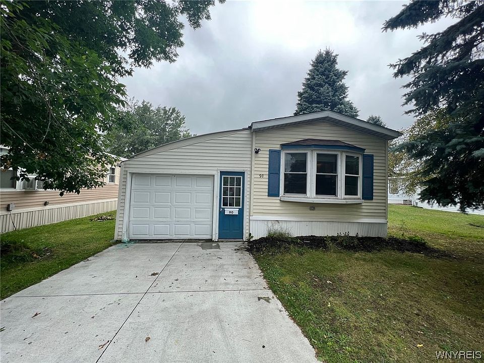 1st image of 90 Burgundy Cir