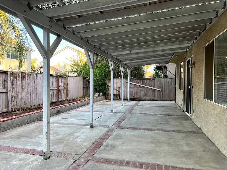 1717 Carousel Dr — Photo 15
