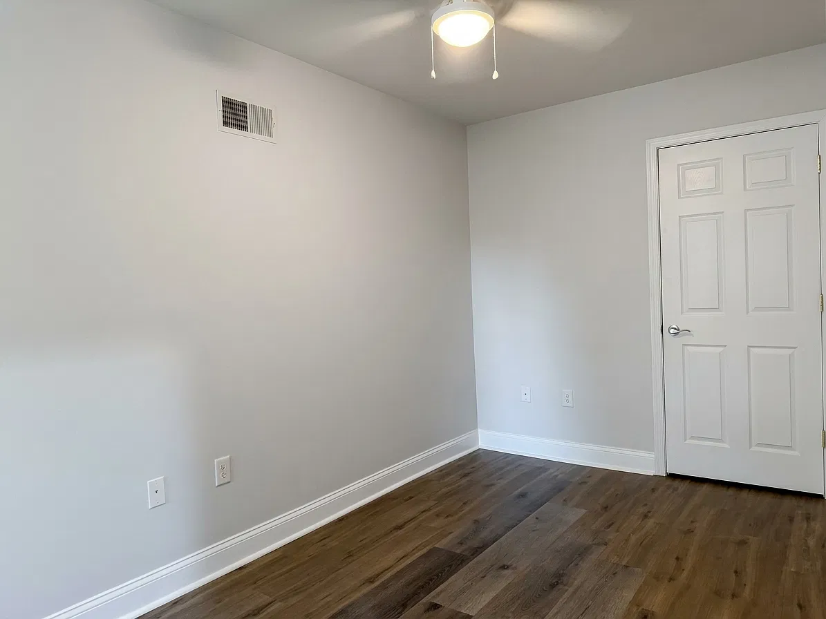 4 bed, 1354 sqft, $2,100 — Photo 4