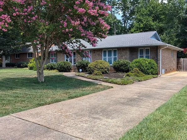 704 Westland Dr, Greensboro, NC 27410