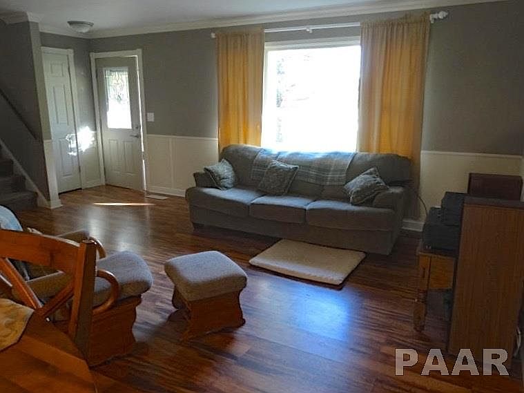 1st image of 976 Leanne Dr