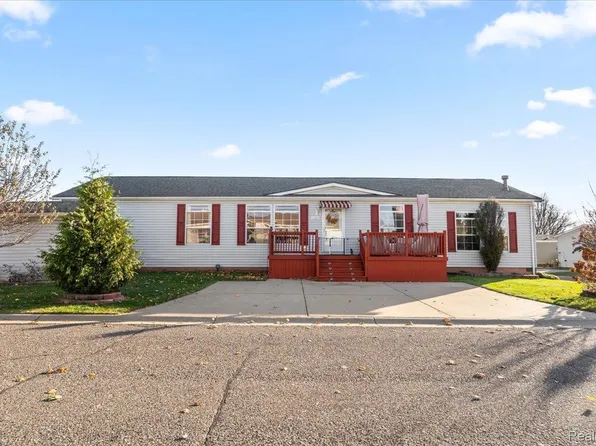 11201 Woodchester Ct, South Lyon, MI 48178
