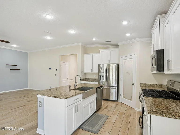 649 Shetland Dr — Photo 21