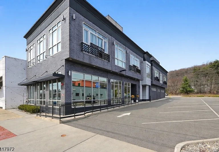 271 Millburn Ave #2D — Photo 1