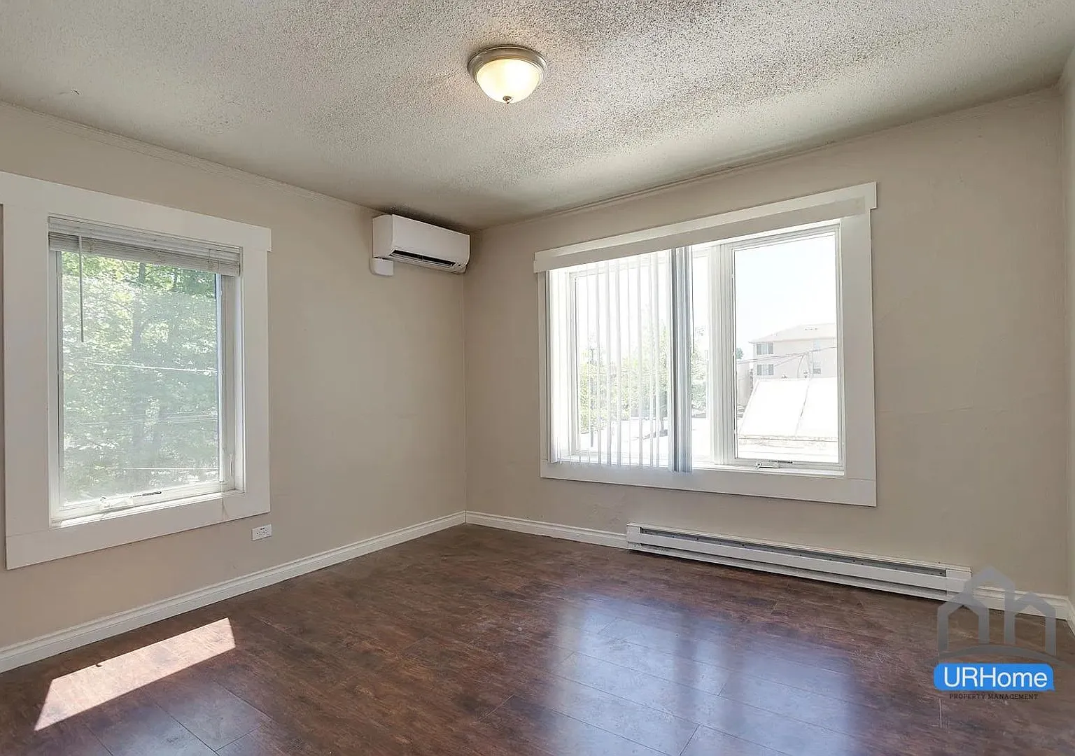 $1,199 | Stunning Studio in Downtown Hillsboro Pet Friendly! — Photo 3