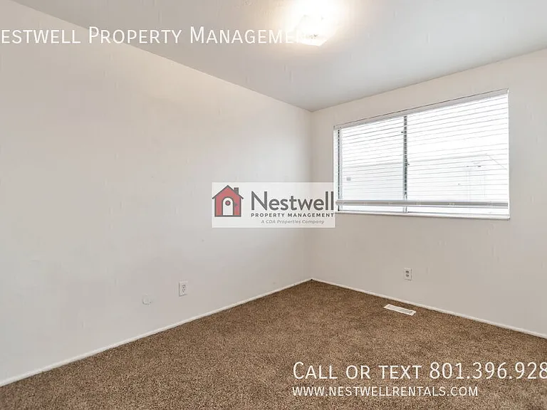 1881 W Lake Park Dr #4 — Photo 9