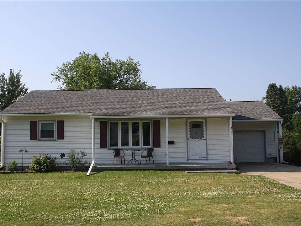 1st image of 16 Maplewood Dr